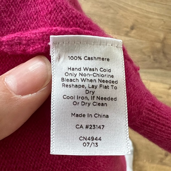 SOLD / Cashmere cardigan sweater - Picture 6 of 9